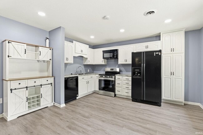 Building Photo - 515 Ward Dr