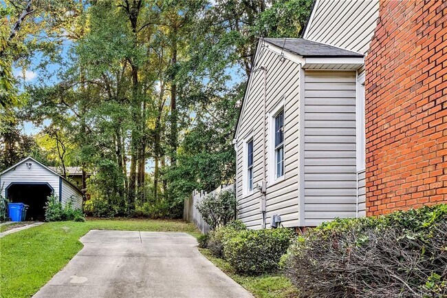 Building Photo - 727 Greenland Dr