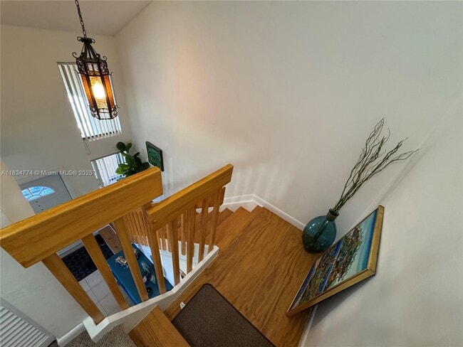 Building Photo - 573 Racquet Club Rd