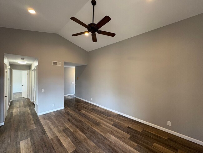 Building Photo - Modern 2BD/2BA San Marcos Condo w/ In-Unit...