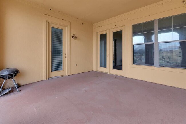 Building Photo - 17040 W Farm To Market 1097