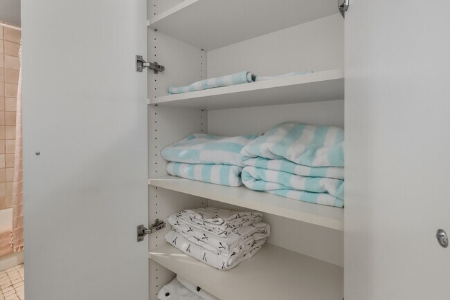 Building Photo - 130 Fulton St