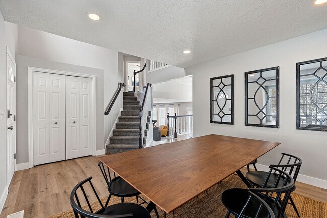 Building Photo - 1162 Cave Hollow Ln