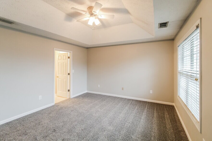 Building Photo - 45 Leighs Grove Way