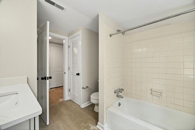 Building Photo - 254 Stribling Ave