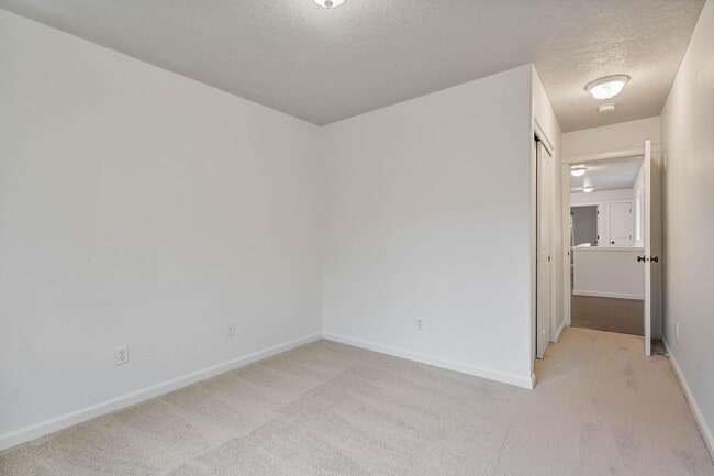 Building Photo - 10106 N Calhoun Ave