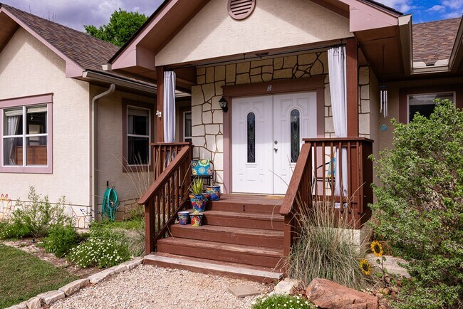 Building Photo - 659 Town Creek Rd