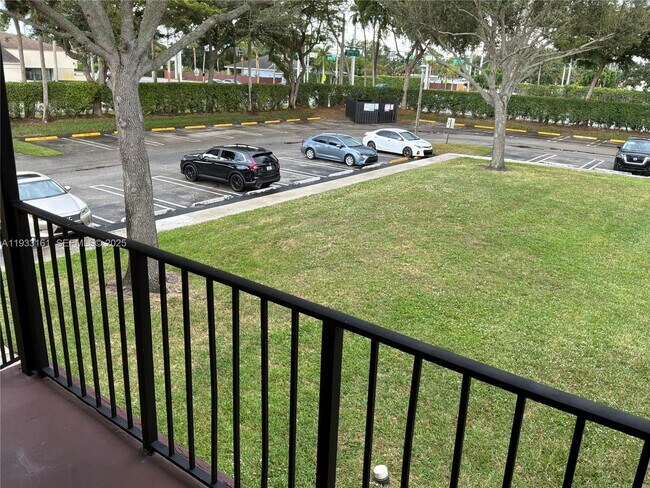 Building Photo - 6051 10th Ave N