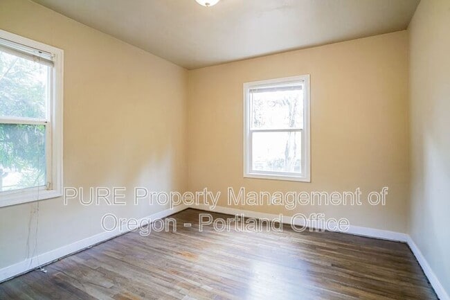 Building Photo - 4007 SW Comus St