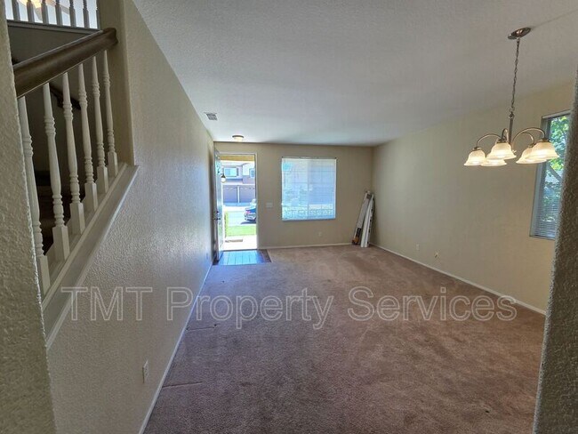 Building Photo - 1717 Providence Way