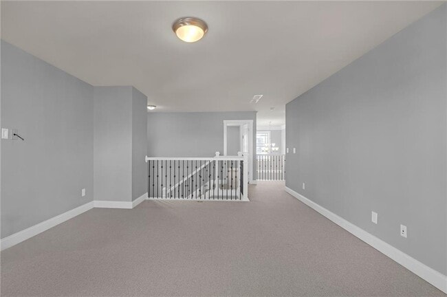 Building Photo - 2048 Village Crest Dr NW