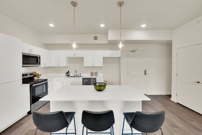 Building Photo - First  Month Rent FREE