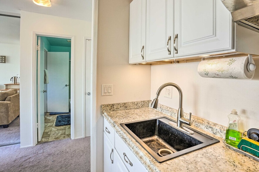 Building Photo - 2 Anchor Dr