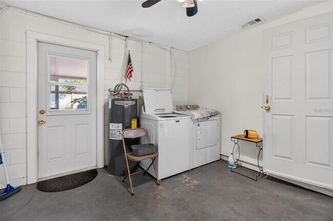 Building Photo - 5865 92nd Ave N