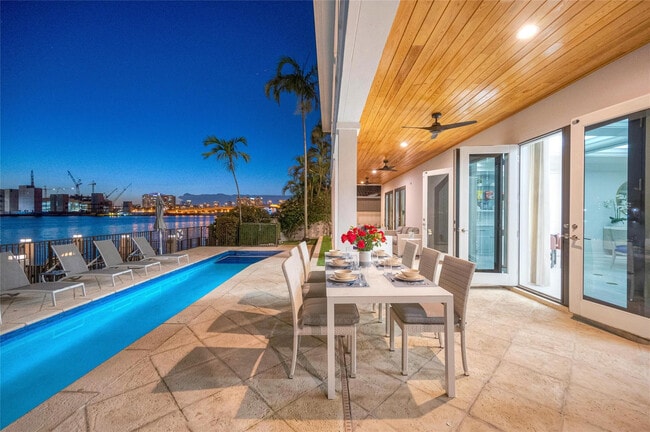 Building Photo - 1949 Harbourview Dr