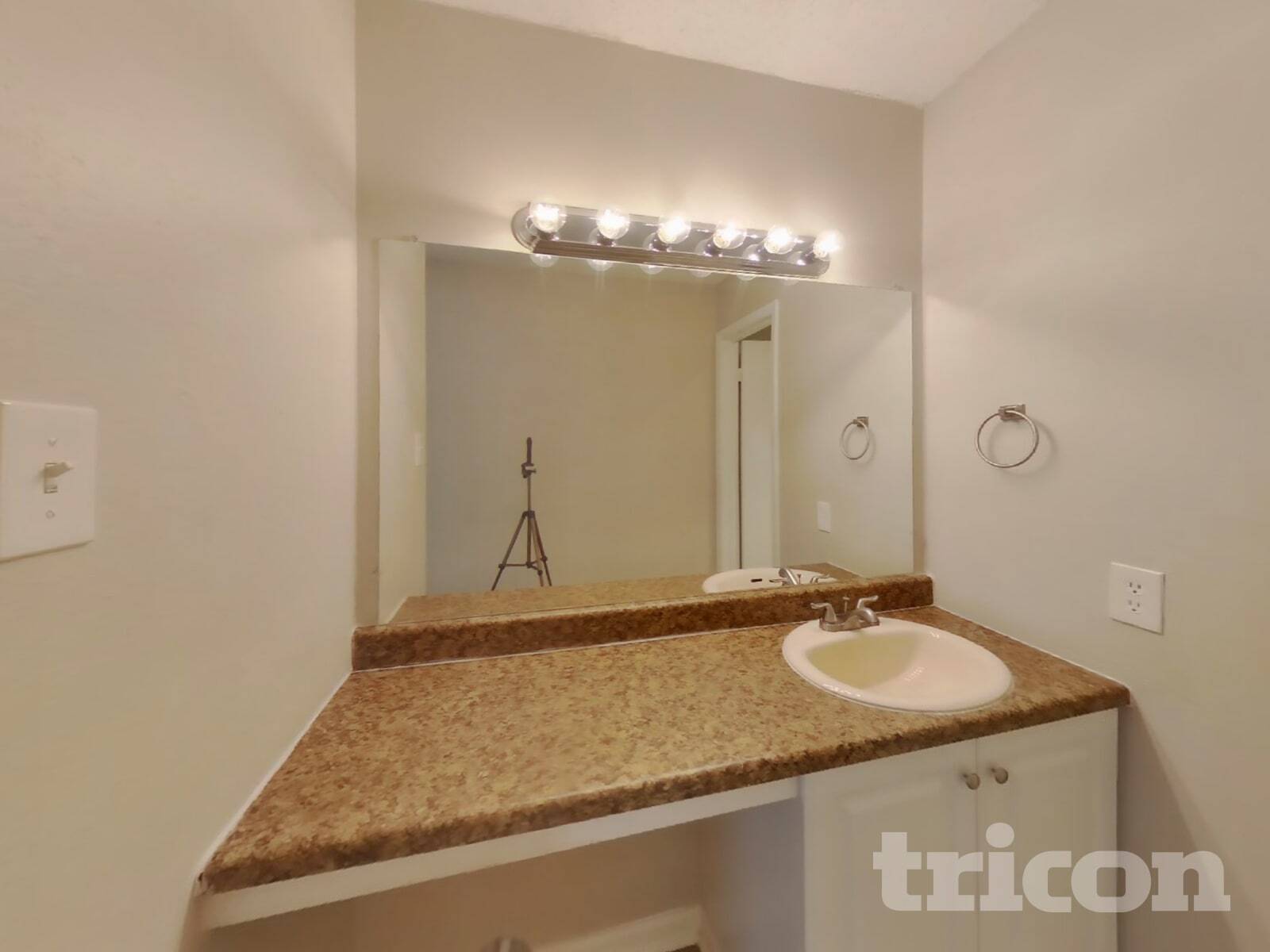 Building Photo - 6831 De Palma