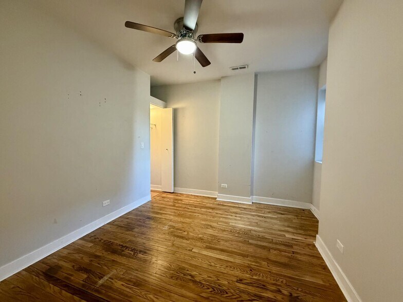 Building Photo - 4117 W Lawrence Ave