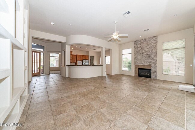Building Photo - 11473 E Blanche Dr