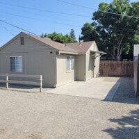 Building Photo - 430 N Beech St