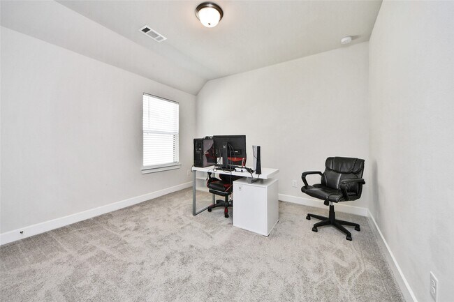 Building Photo - 7030 House Wren Ct