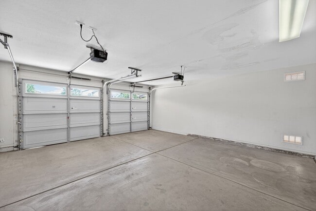 Building Photo - Spacious Gilbert Corner Lot Rental with 4 Bedrooms, Vaulted Ceilings & Private Backyard Retreat