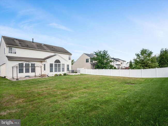 Building Photo - 207 MacKenzie Ln