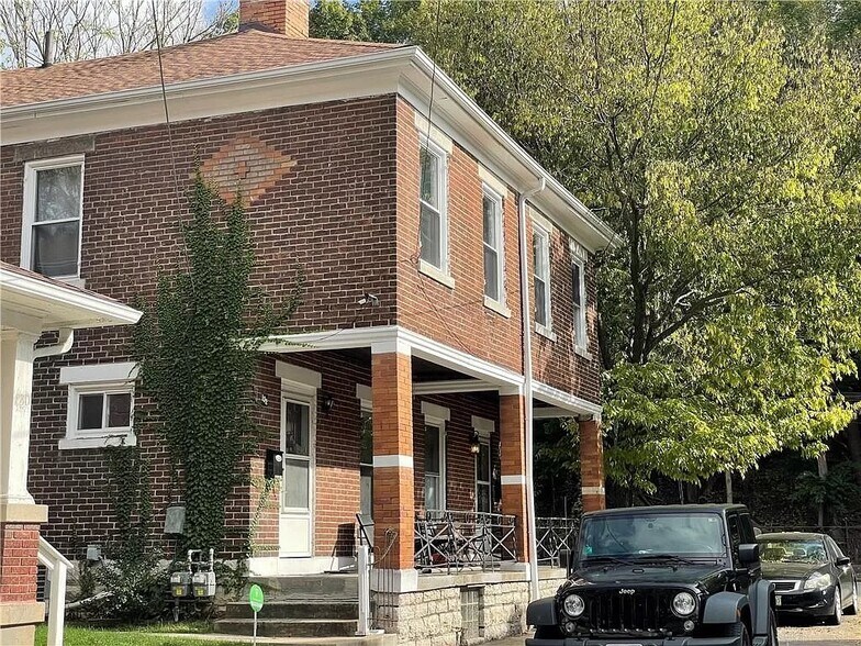 Building Photo - 134 Cross St