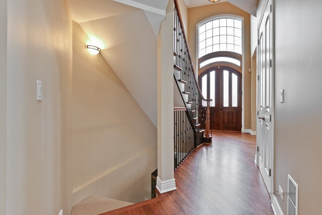 Building Photo - 7229 Roxbury Ct