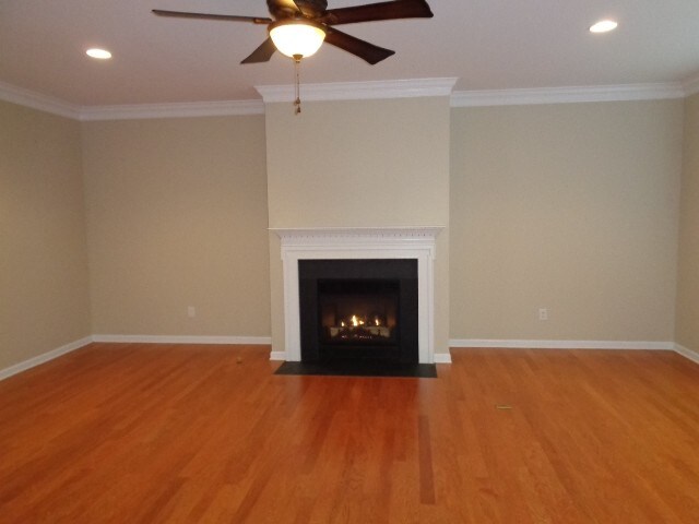 Building Photo - 319 Forest Bend Dr