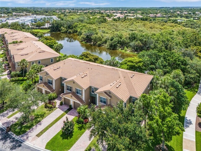 Building Photo - 3240 Cottonwood Bend