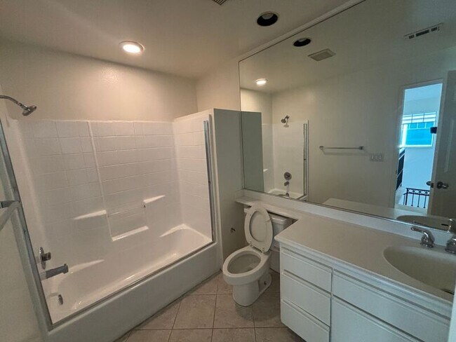 Building Photo - 525 Orange Grove Pl