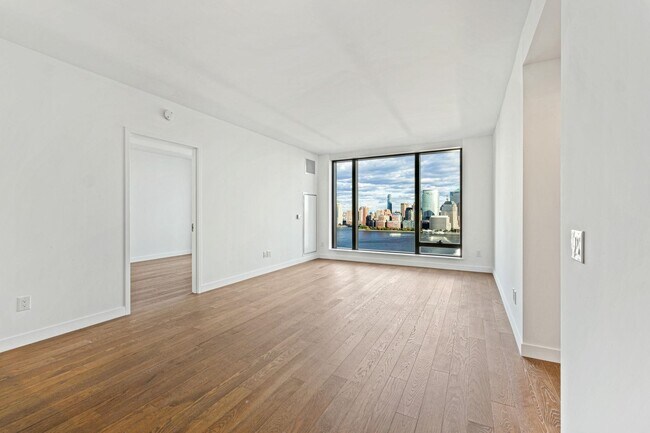 Building Photo - 99 Hudson St