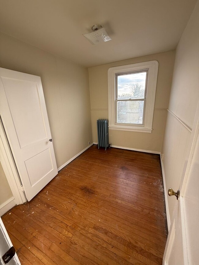 Building Photo - Cute 3 bedroom 1 bathroom in Lawncrest