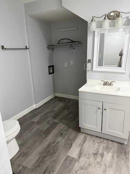 Building Photo - 67 W 2nd St