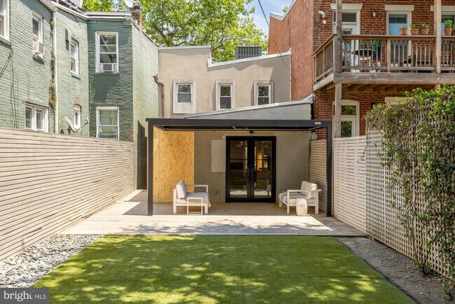 Building Photo - 1608 5th St NW