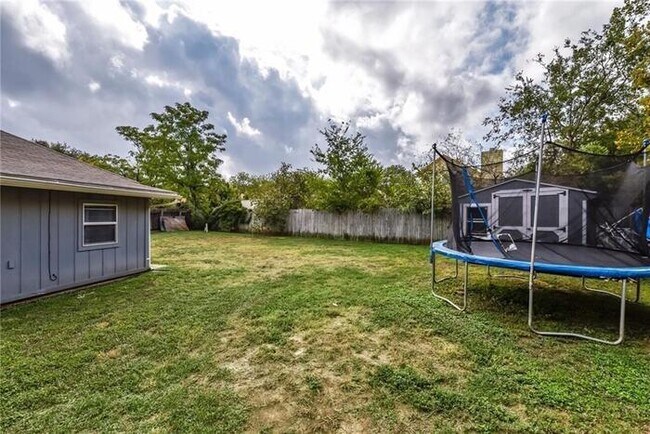 Building Photo - 8903 Shattuck Cove