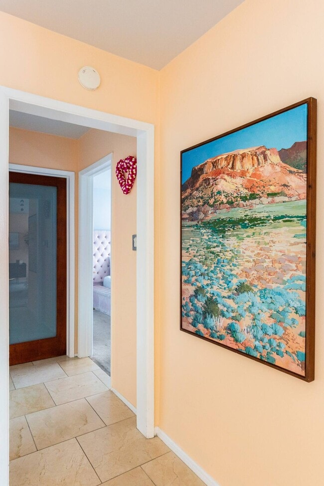 Building Photo - 960 Larrabee St