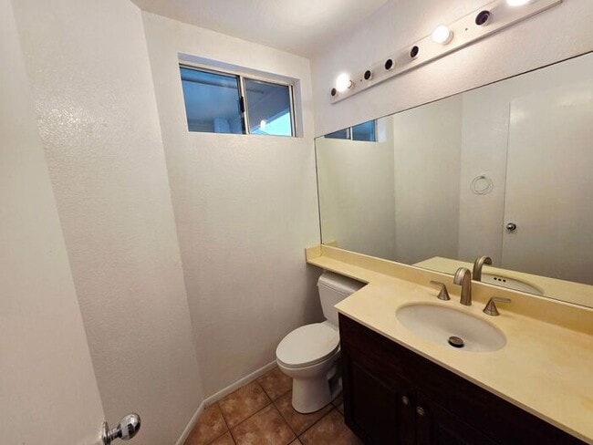 Building Photo - Ewa Beach - Soda Creek: 3bd, 2.5 bath, 2 car garage