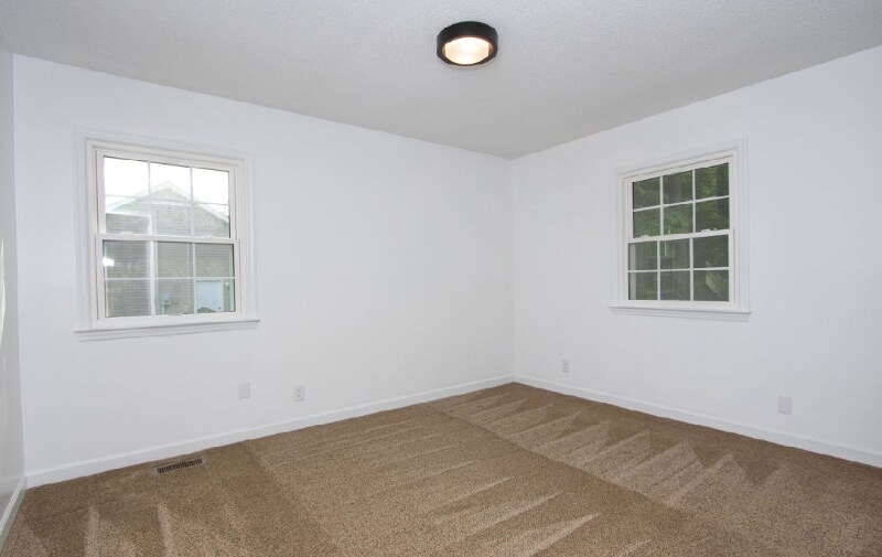 Building Photo - 415 Bradford Dr