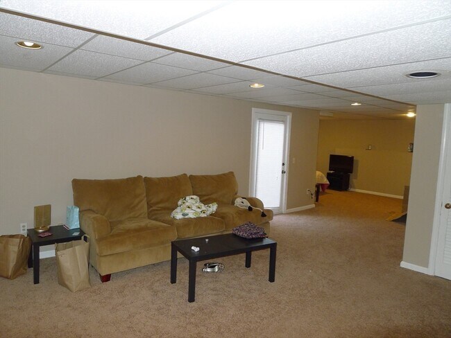 Building Photo - 89 Brookdale Cir