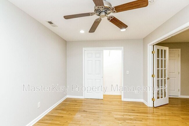 Building Photo - 105 Woodshire Ln