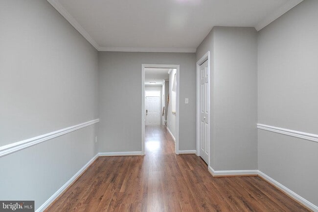 Building Photo - 1043 Downing Ct