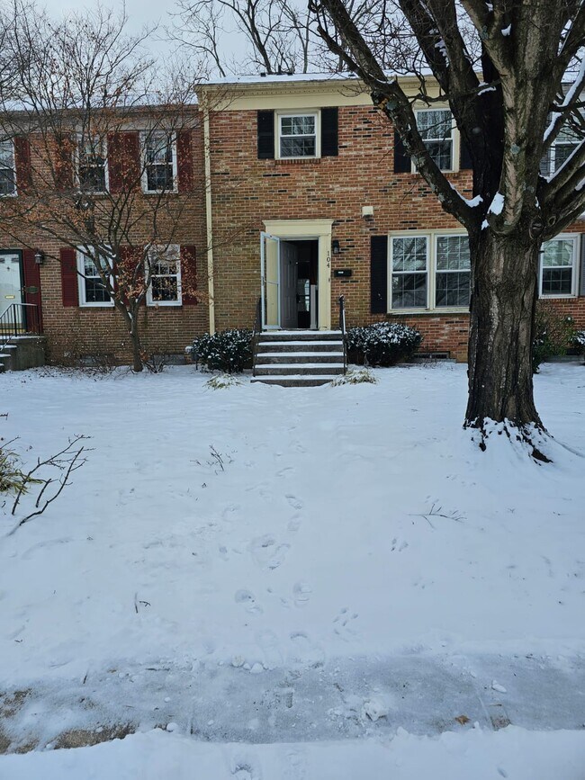 Primary Photo - 104 Nottingham Ct