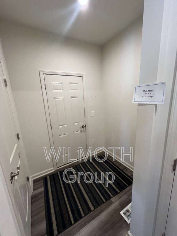 Building Photo - 5374 Noble Crossing Pkwy W