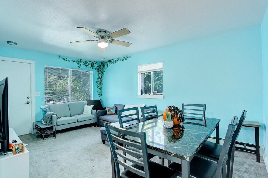 1224 Living Room - 1224 11th St