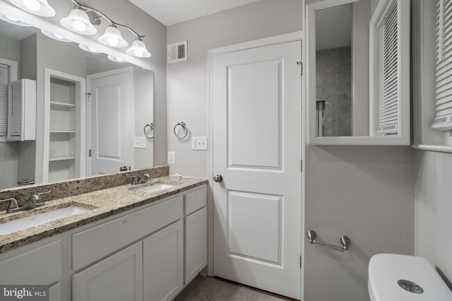 Building Photo - 1516 Cedarwood Dr