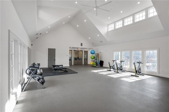 Building Photo - 6529 Beacon Dr