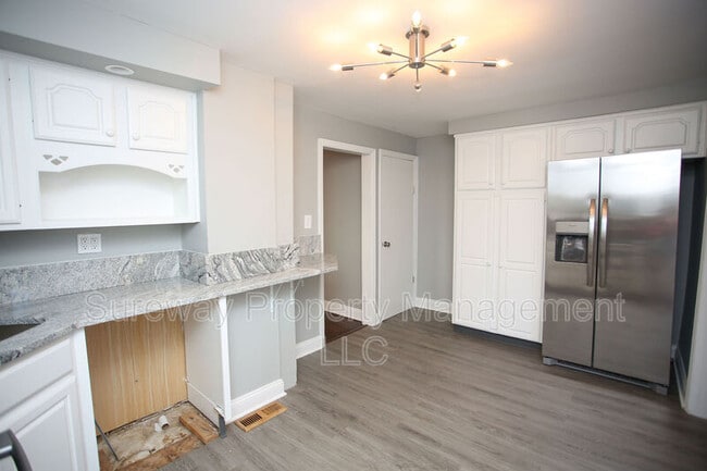 Building Photo - 220 S Church St