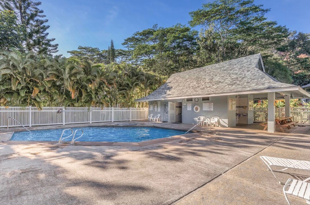 Pool - 95-664 Wikao St