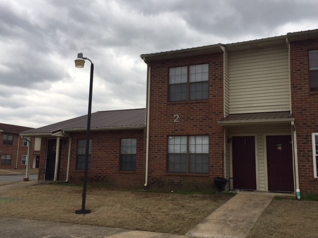 Building Photo - Meadow Lane Apartments